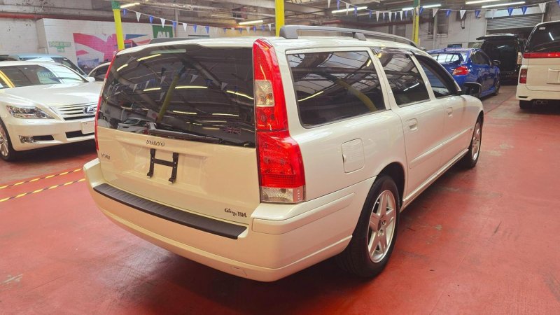 VOLVO V70