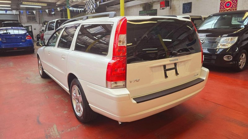 VOLVO V70