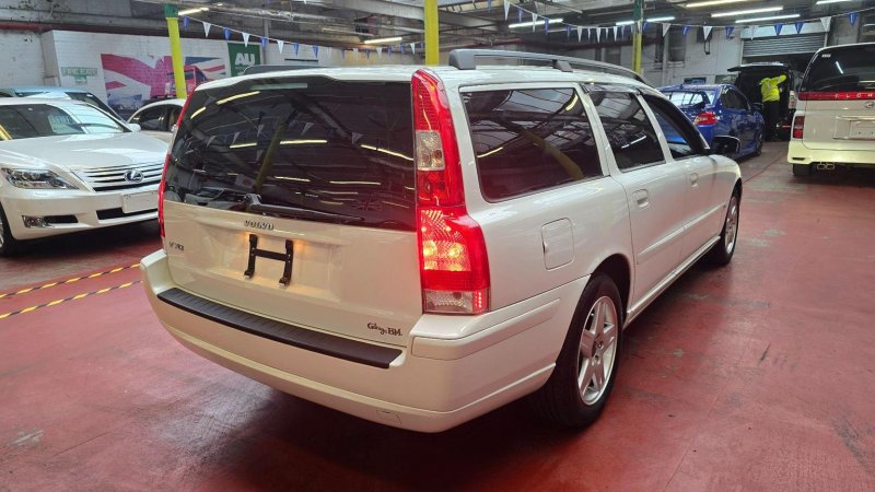 VOLVO V70