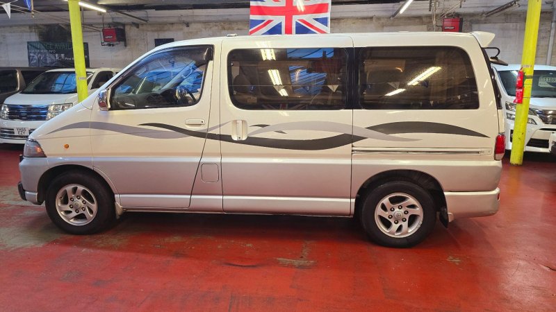 TOYOTA GRANVIA