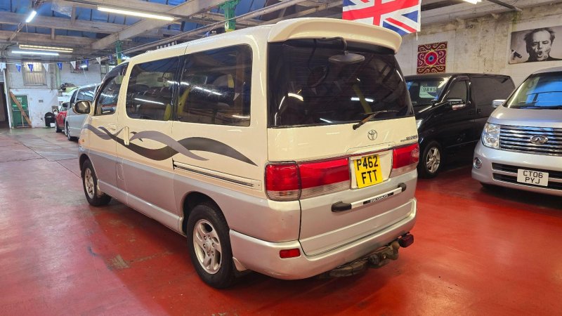 TOYOTA GRANVIA