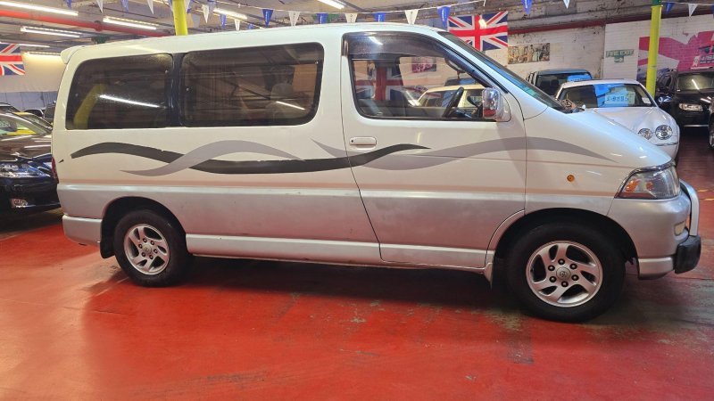 TOYOTA GRANVIA
