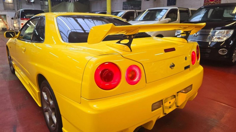 NISSAN SKYLINE