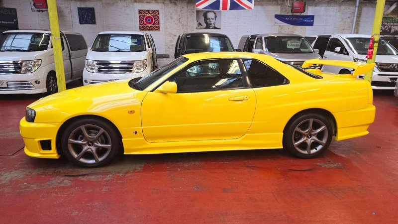 NISSAN SKYLINE