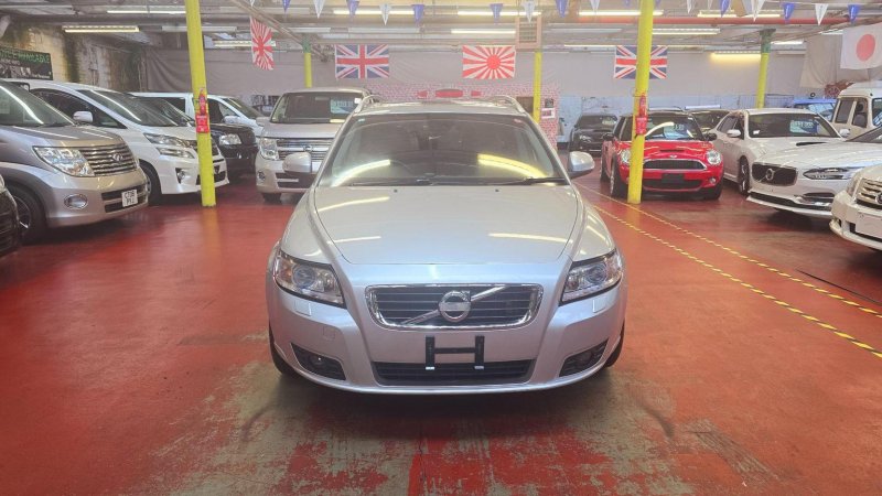 VOLVO V50