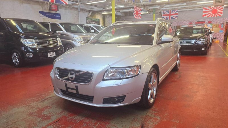 VOLVO V50