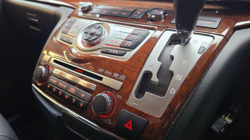 NISSAN ELGRAND