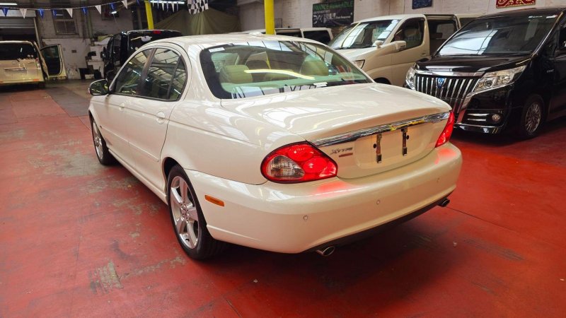 JAGUAR X-TYPE