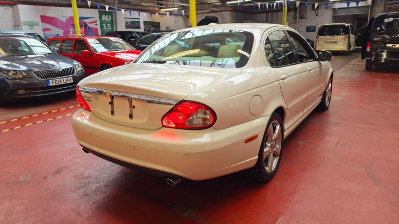 JAGUAR X-TYPE