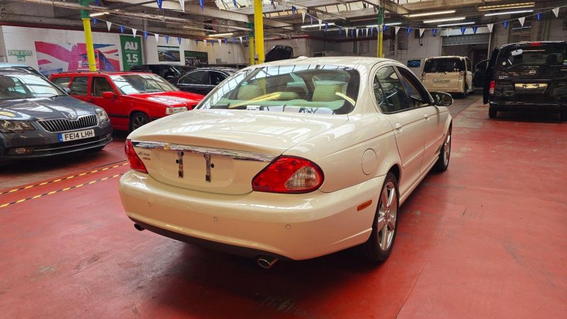 JAGUAR X-TYPE