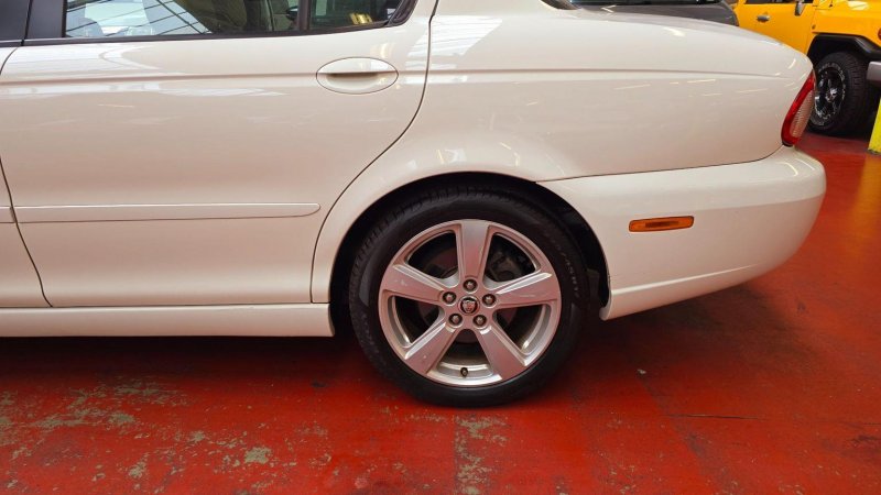 JAGUAR X-TYPE
