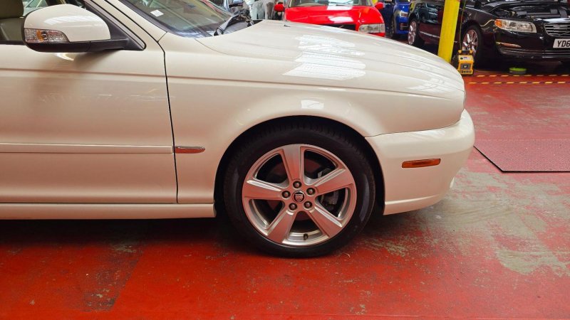 JAGUAR X-TYPE