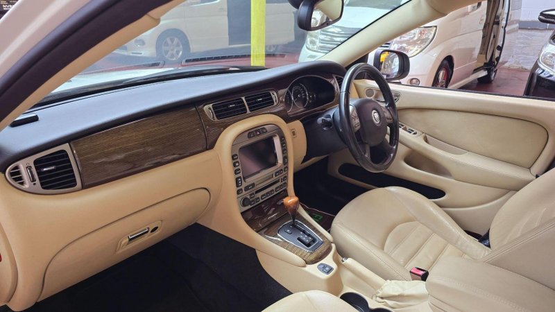 JAGUAR X-TYPE