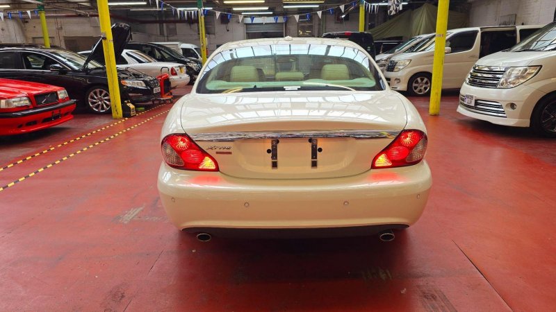 JAGUAR X-TYPE