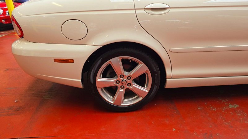 JAGUAR X-TYPE
