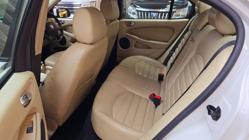 JAGUAR X-TYPE