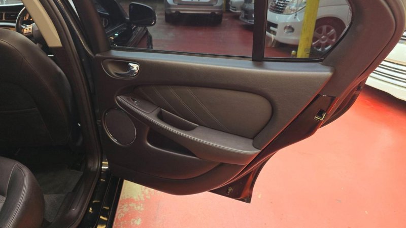 JAGUAR X-TYPE