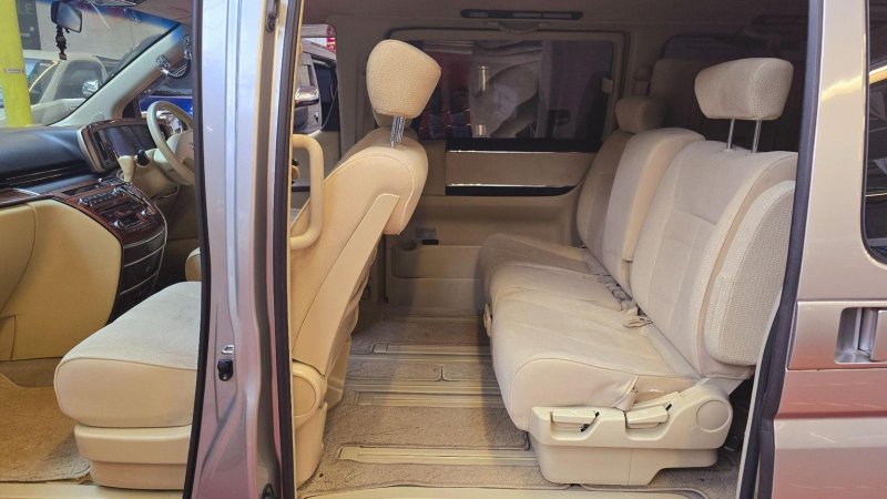 NISSAN ELGRAND