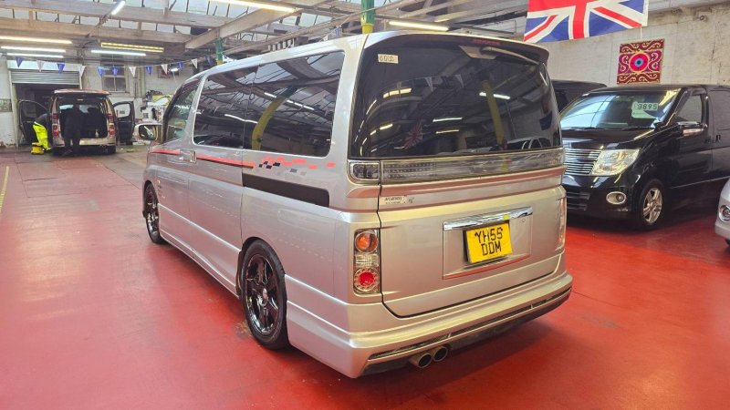 NISSAN ELGRAND