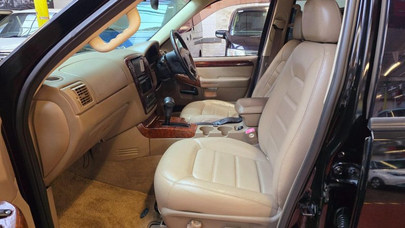 FORD EXPLORER