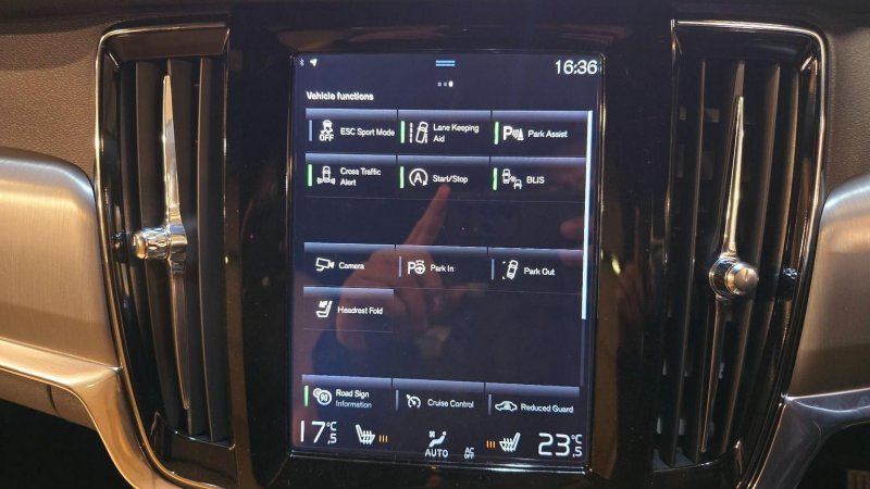 VOLVO V90