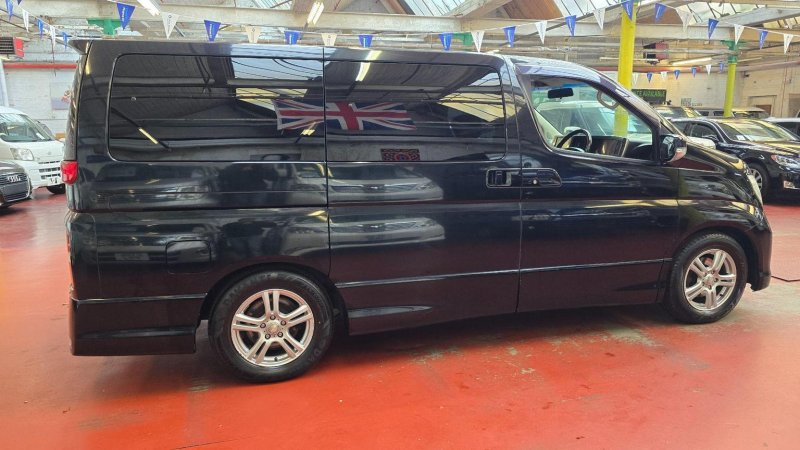 NISSAN ELGRAND