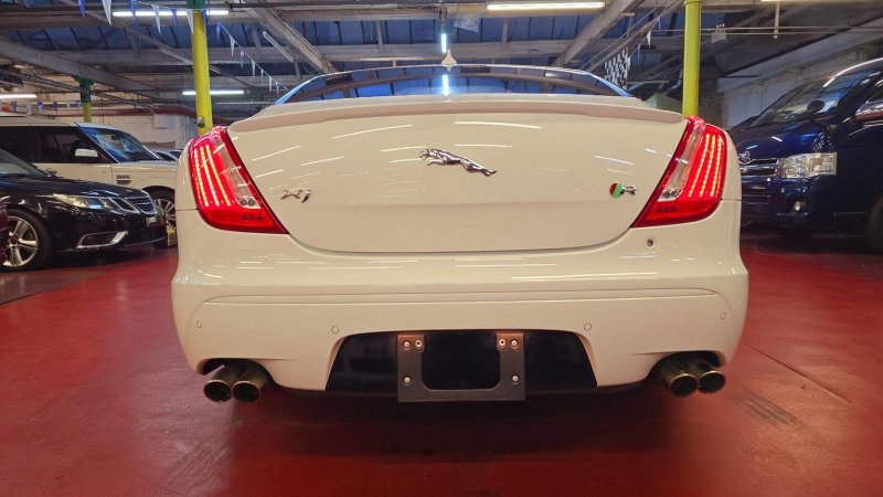 JAGUAR XJR