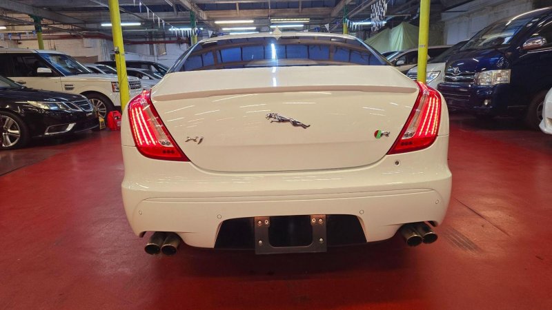 JAGUAR XJR