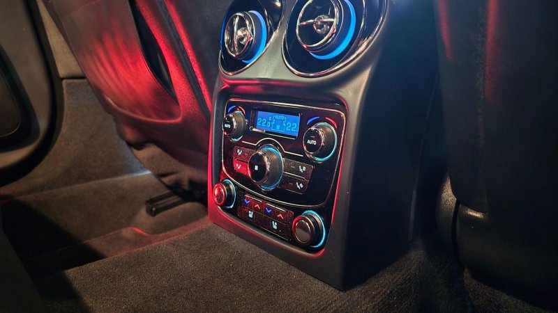 JAGUAR XJR
