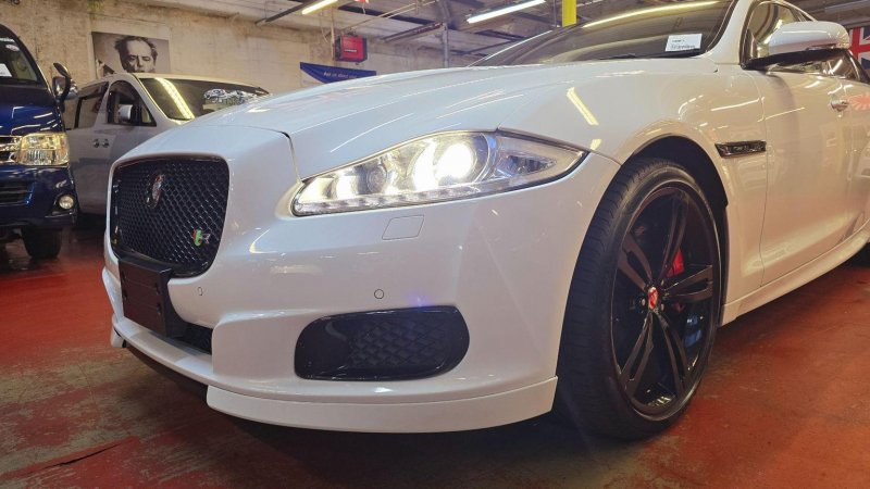 JAGUAR XJR