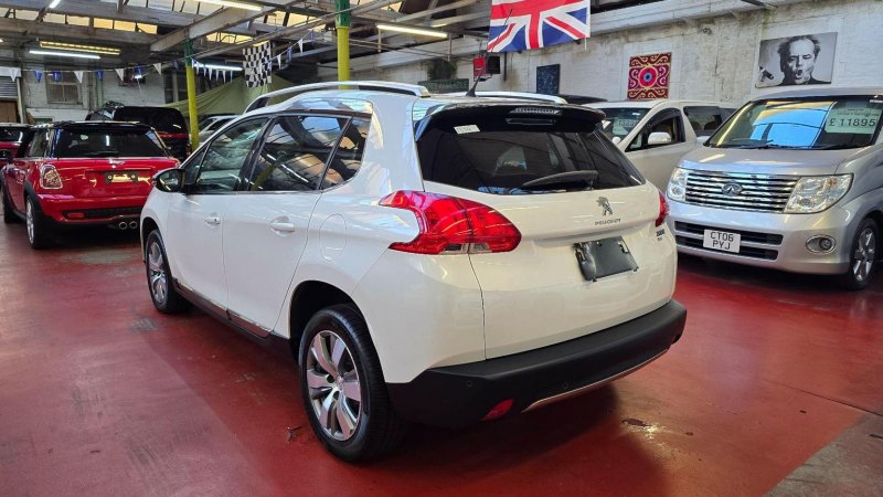 PEUGEOT 2008