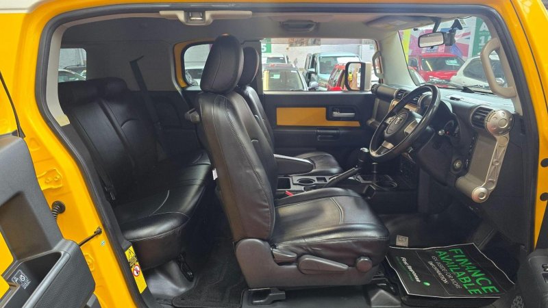 TOYOTA FJ CRUISER