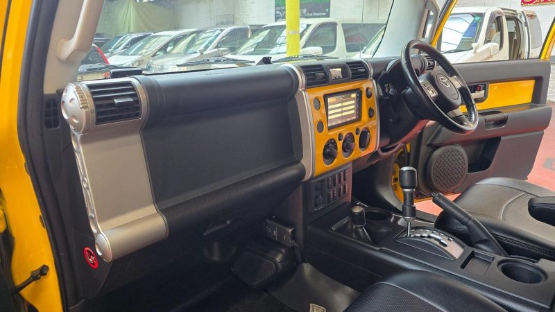 TOYOTA FJ CRUISER