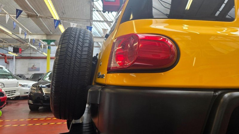 TOYOTA FJ CRUISER