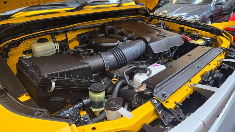TOYOTA FJ CRUISER