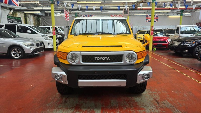 TOYOTA FJ CRUISER