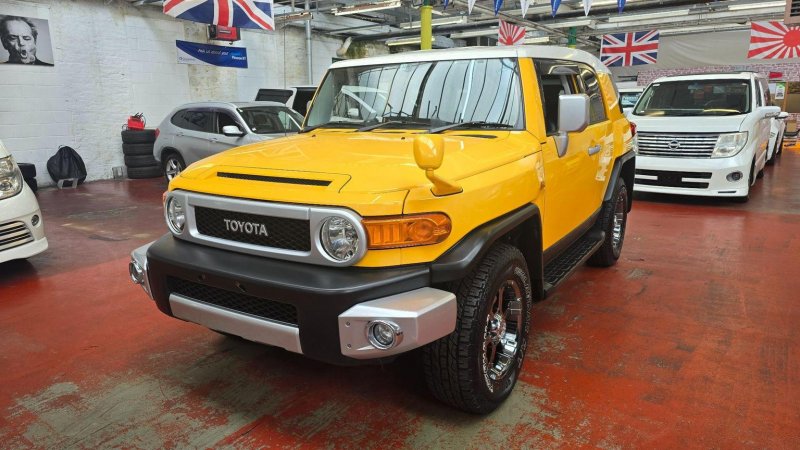 TOYOTA FJ CRUISER