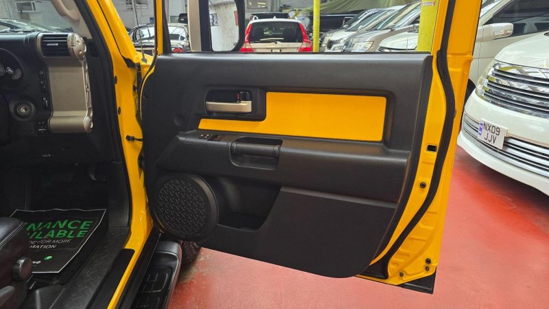 TOYOTA FJ CRUISER