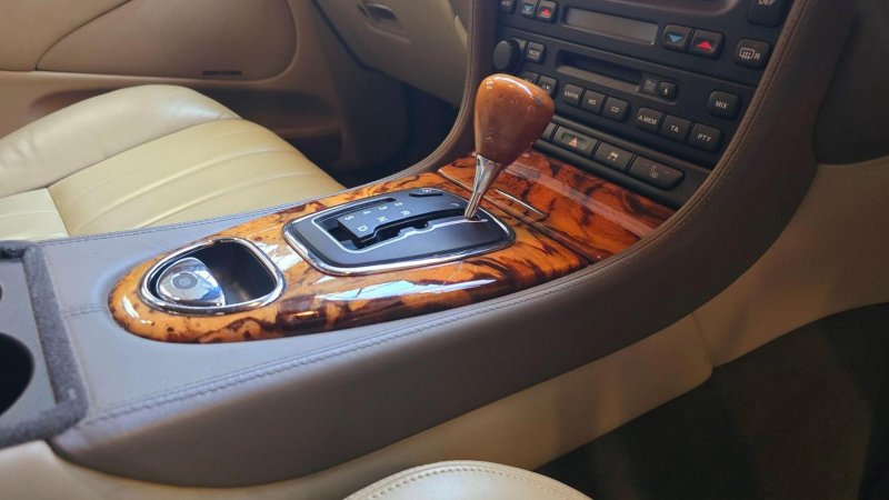 JAGUAR S-TYPE