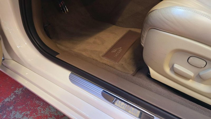 JAGUAR S-TYPE