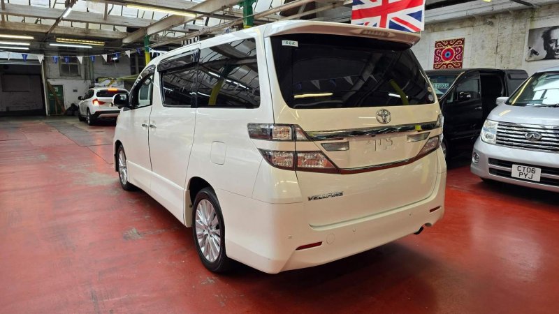TOYOTA VELLFIRE