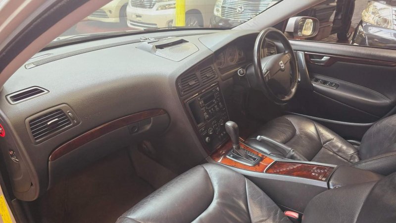 VOLVO V70