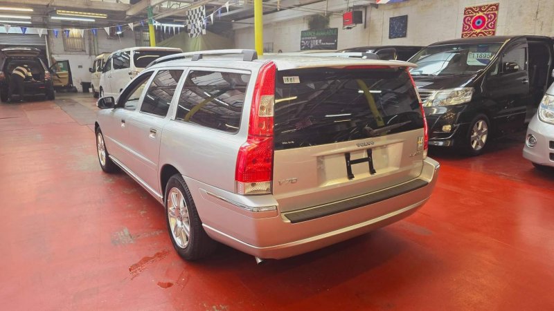 VOLVO V70