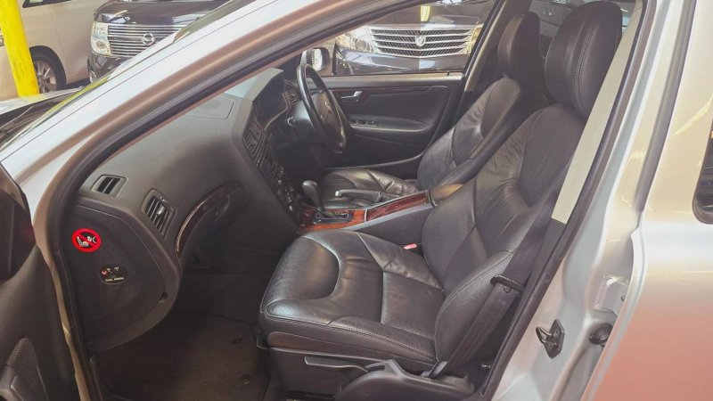 VOLVO V70