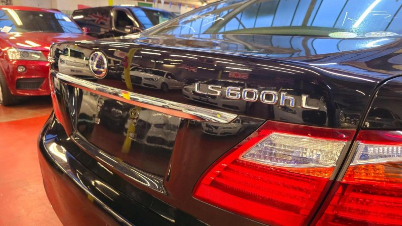 LEXUS LS