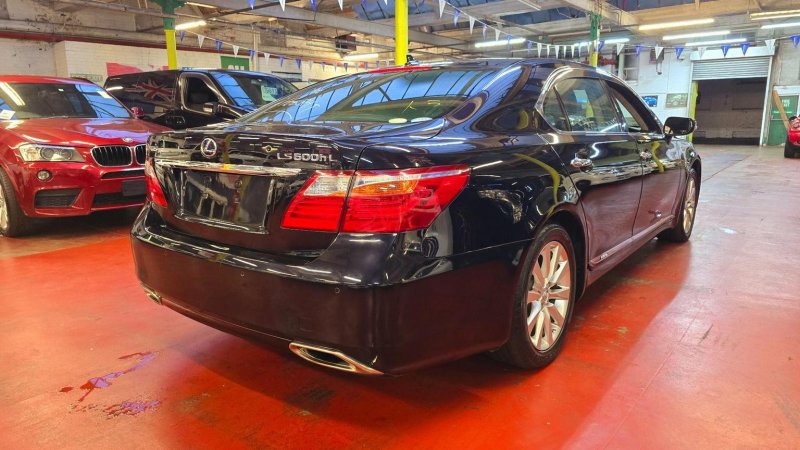 LEXUS LS