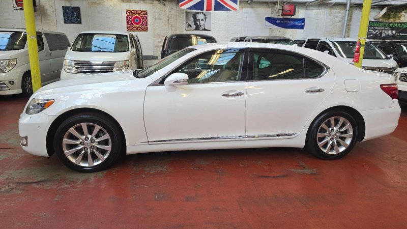 LEXUS LS