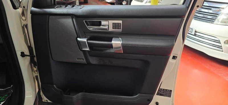 LAND ROVER DISCOVERY 4