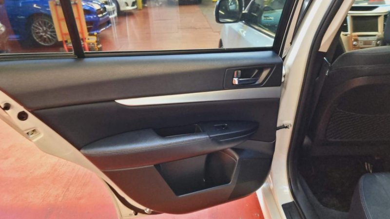 SUBARU OUTBACK