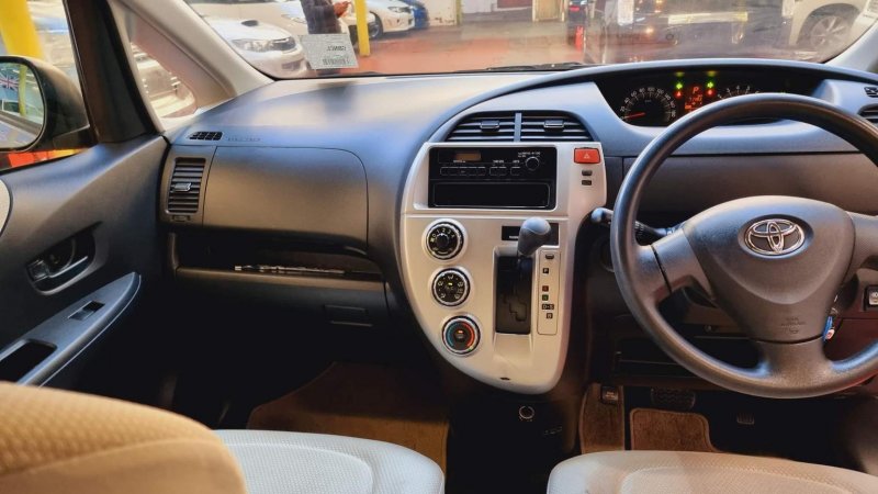 TOYOTA YARIS VERSO
